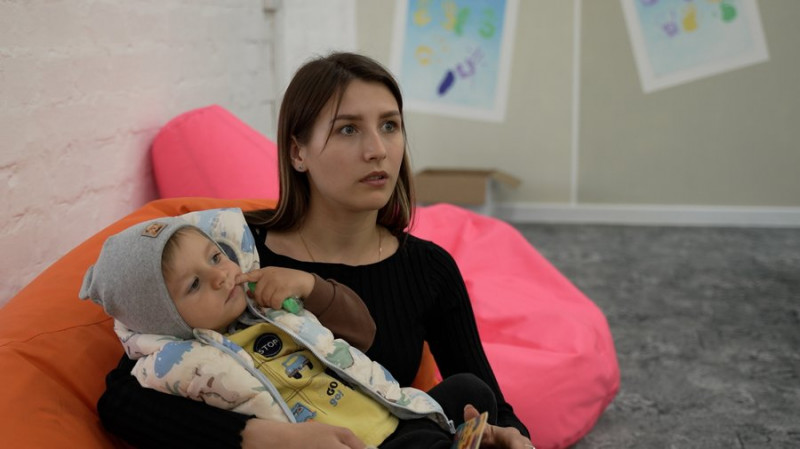 У чернігівському ветеранському просторі "Серцевір" проводять заняття з каністерапії із собакою Лілу