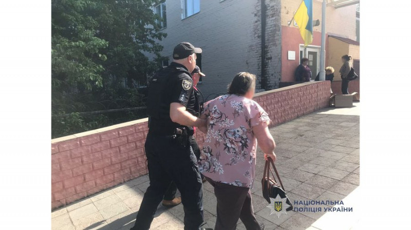 Поранені люди, пошкоджені школа, агропідприємство, автомобілі: РФ дронами атакувала Семенівську громаду на Чернігівщині