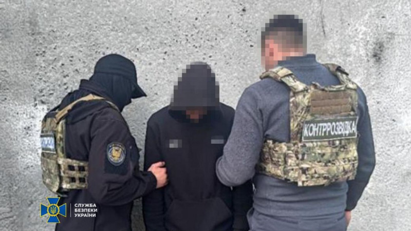 Контррозвідка СБУ затримала підозрюваного у плануванні підпалів військових автівок на Чернігівщині