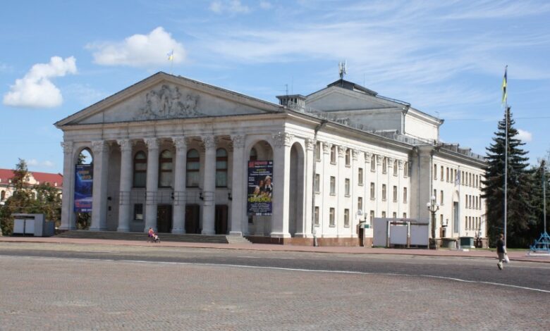 Мобілізація акторів-чоловіків і напрацювання нового репертуару: реалії Чернігівського драмтеатру імені Шевченка