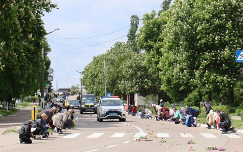 На Чернігівщині попрощалися із захисником, який загинув на Донеччині