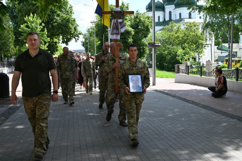 На Чернігівщині провели в останню путь захисника