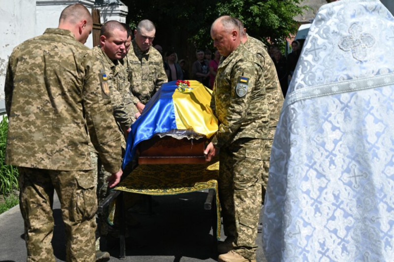 На Чернігівщині провели в останню путь захисника