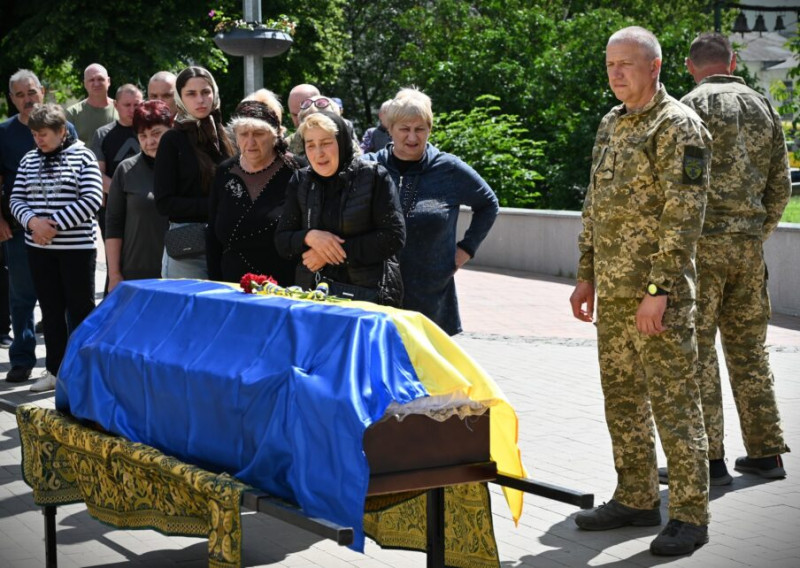 На Чернігівщині провели в останню путь захисника