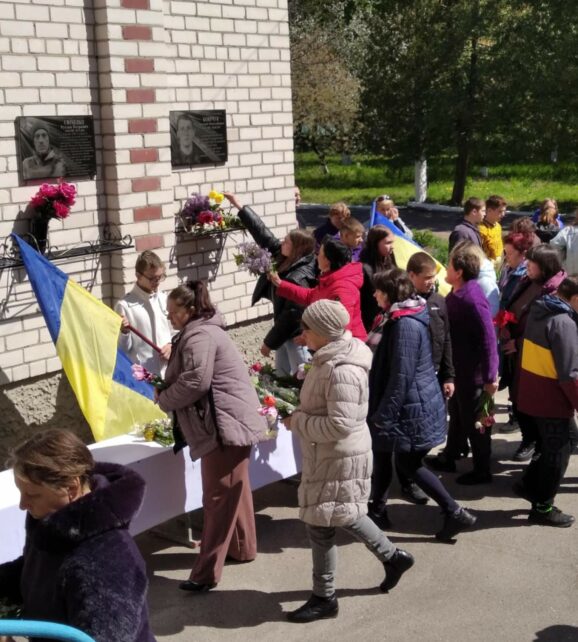 На Чернігівщині встановили пам’ятну дошку на честь загиблого воїна
