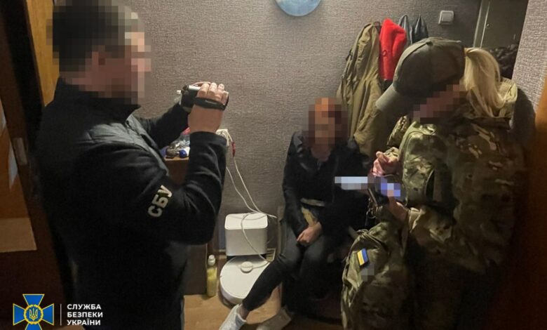 На Чернігівщині затримали ще одну зрадницю: виправдовувала воєнні злочини росіян і чекала на окупацію нових територій України (Фото)