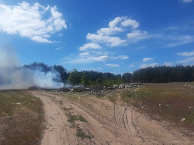 На Чернігівщині знову горіли сміттєзвалища (Фото)