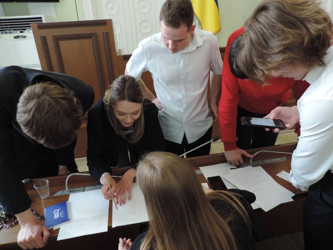«Політична арена» у Чернігові: молодь вивчала інструменти участі у місцевому самоврядуванні