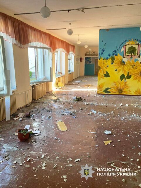 Пошкоджено будівлю школи: ворожі безпілотники влучили в цивільні об’єкти на Чернігівщині (Фото)
