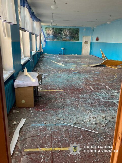 Пошкоджено будівлю школи: ворожі безпілотники влучили в цивільні об’єкти на Чернігівщині (Фото)