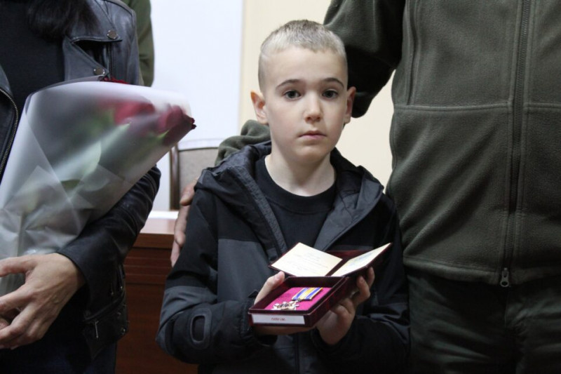 Родині загиблого воїна з Чернігівщини вручили посмертну нагороду (Фото)