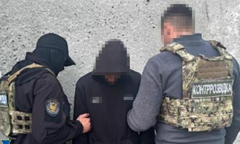 СБУ затримала поплічника рф, який готував підпал військових автівок на Чернігівщині