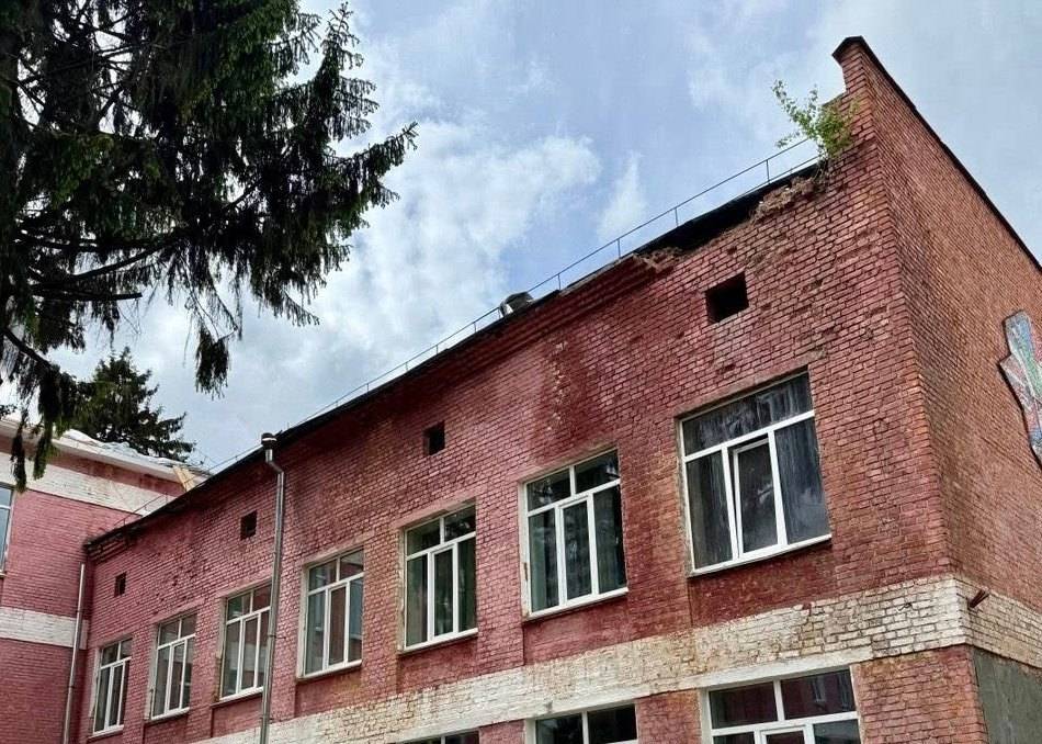У Чернігівській гімназії №16 тривають ремонтно-відновлювальні роботи