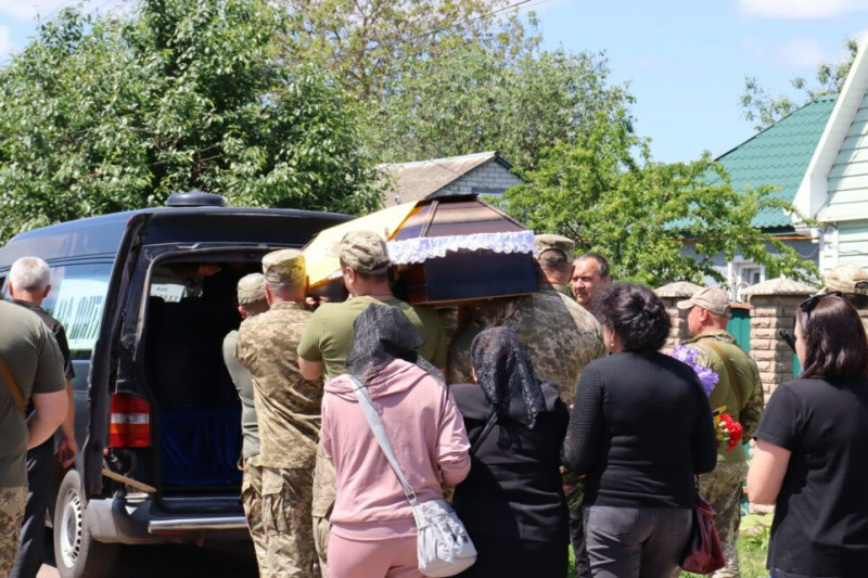 У громаді на Чернігівщині попрощалися із загиблим на Донеччині воїном