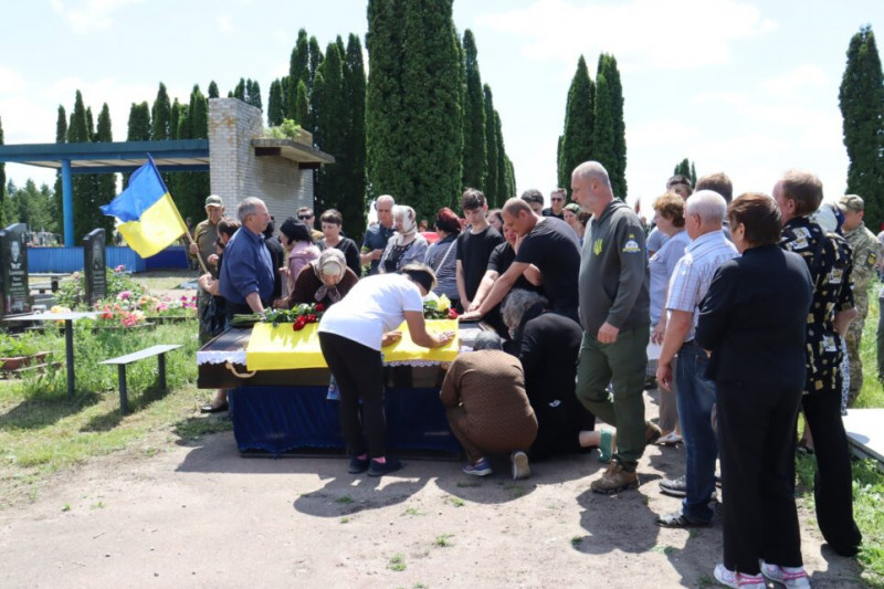 У громаді на Чернігівщині попрощалися із загиблим на Донеччині воїном
