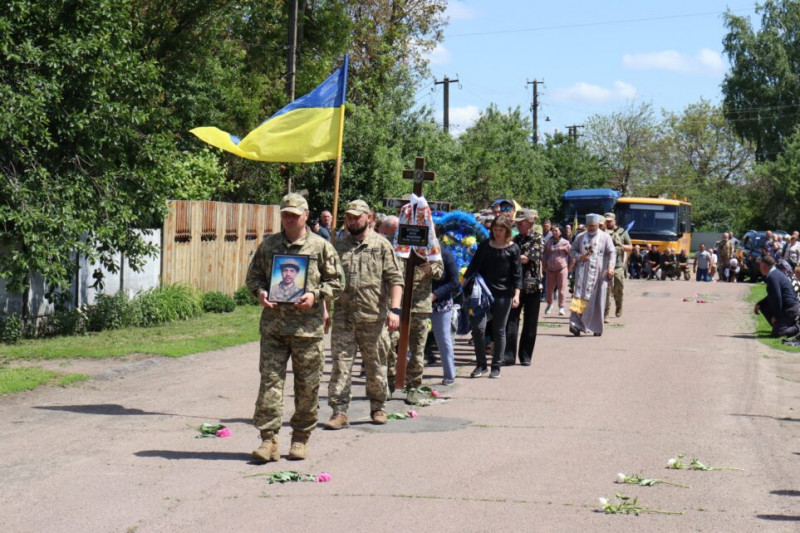 У громаді на Чернігівщині попрощалися із загиблим на Донеччині воїном
