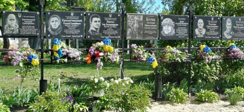 У громаді на Чернігівщині увічнили пам’ять двох захисників (Фото)
