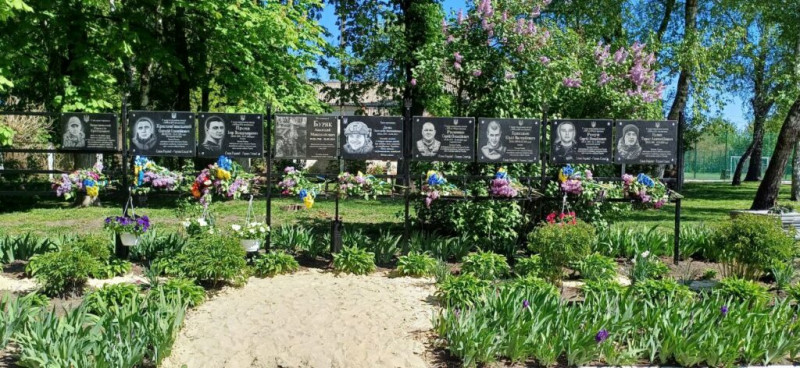 У громаді на Чернігівщині увічнили пам’ять двох захисників (Фото)