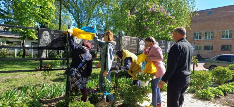 У громаді на Чернігівщині увічнили пам’ять двох захисників (Фото)