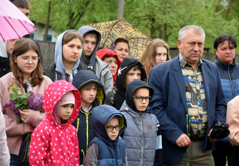 У громаді на Чернігівщині увічнили пам’ять про загиблого захисника (Фото)