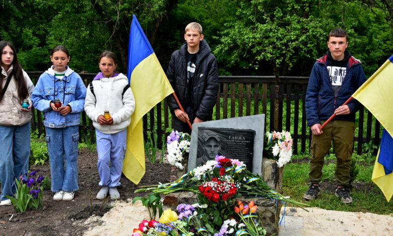 У громаді на Чернігівщині встановили меморіальні дошки двом полеглим воїнам (Фото)
