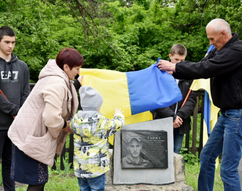 У громаді на Чернігівщині встановили меморіальні дошки двом полеглим воїнам (Фото)