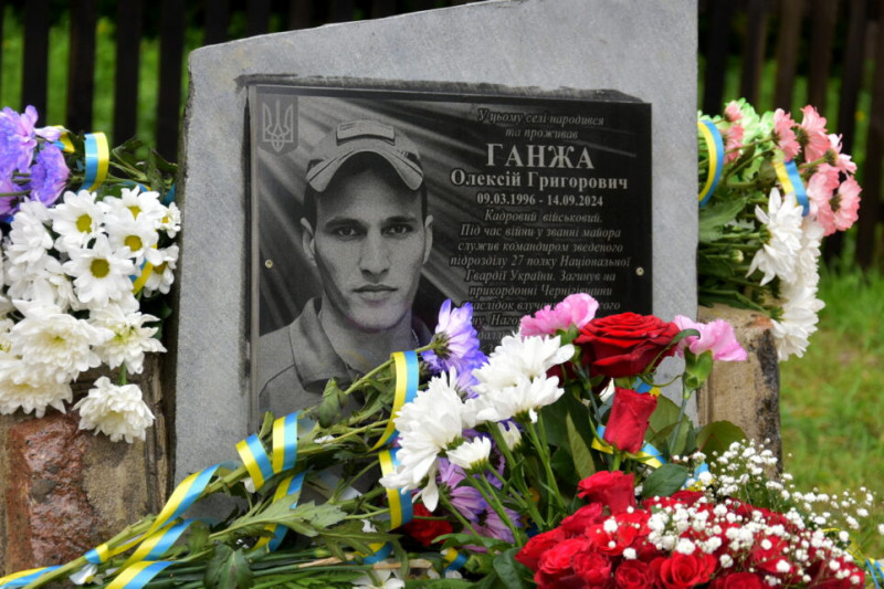 У громаді на Чернігівщині встановили меморіальні дошки двом полеглим воїнам (Фото)
