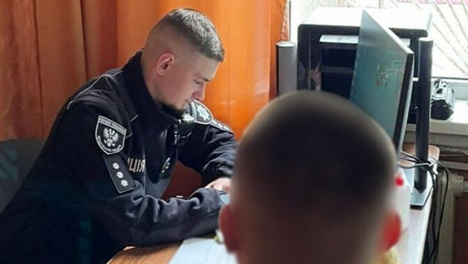 У Ічні поліцейські викрили чоловіка у шахрайстві