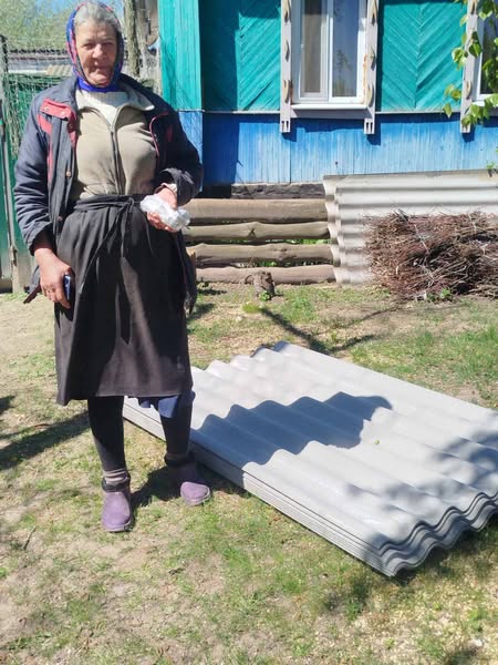 Вибиті шибки, пошкоджені дахи: в селі на Чернігівщині оговтуються після ворожої атаки КАБами (Фото)