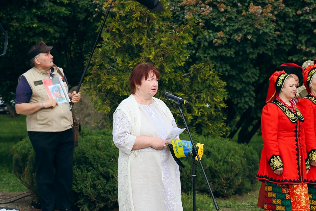 За ініціативи родин загиблих воїнів у Чернігові встановили меморіальний знак