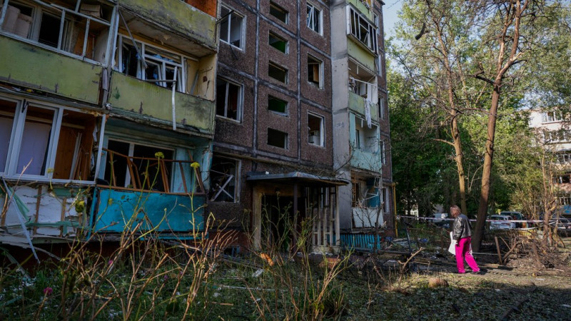 Пошкоджені будинки, заклади освіти, медзаклад: у Чернігові підрахували наслідки російської атаки у ніч на 6 червня