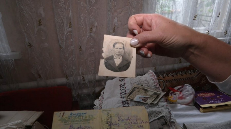 Жителька Семенівки намагається врятувати вишивку з прикордоння Чернігівщини до Франції, якій понад сто років