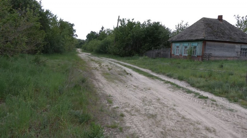 "5 уцілілих будинків": який вигляд має село на Чернігівщині, де жодного постійного жителя, а за 8 км – кордон із Росією