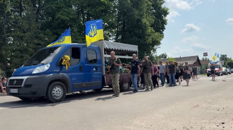 У Городні на Чернігівщині поховали захисника Сергія Кеню