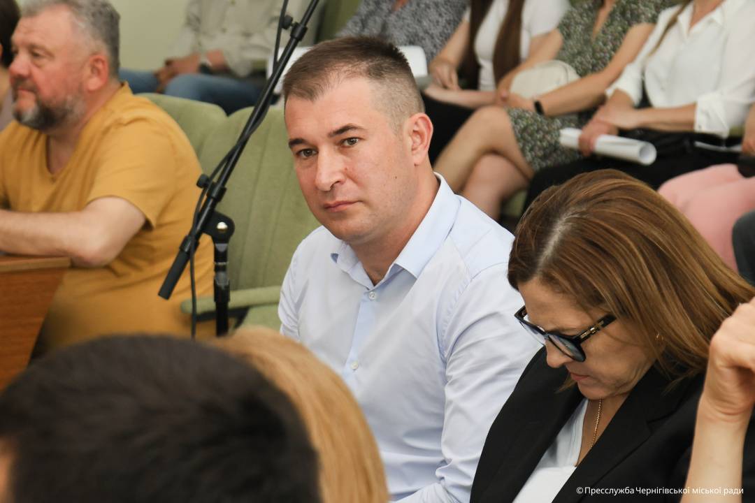 45-та (позачергова) сесія Чернігівської міської ради VIII скликання розпочалася. У роботі оголошено перерву