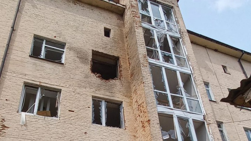Росіяни дроном атакували лікарню у Семенівці, що на прикордонні Чернігівщини