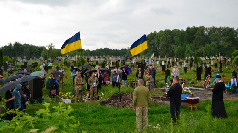 На Чернігівщині попрощалися з трьома захисниками України — Сергієм Ільїним, Максимом Бондаренком та Олександром Гулаком