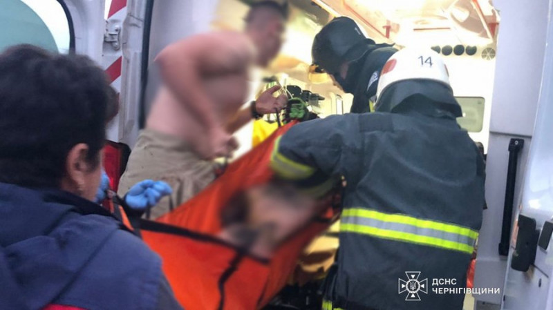 У Бахмачі вразило струмом двох хлопців, які залізли на дах вагона