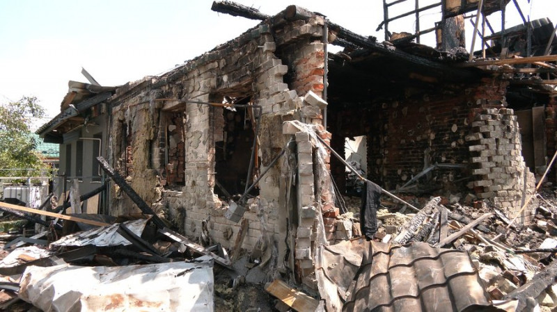 Два російських "шахеди" влучили в одне подвір'я: що розповіли чернігівці, будинок яких знищений внаслідок атаки РФ