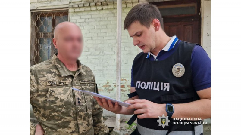 За винагороду обіцяв курсанту "вигідну" посаду: на Чернігівщині посадовцю ТЦК повідомили про підозру