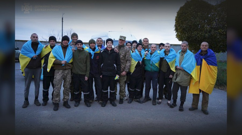Пережили облогу Маріуполя та відкрили у селищі Ріпки на Чернігівщині СТО "Азовсталь": історія родини прикордонників