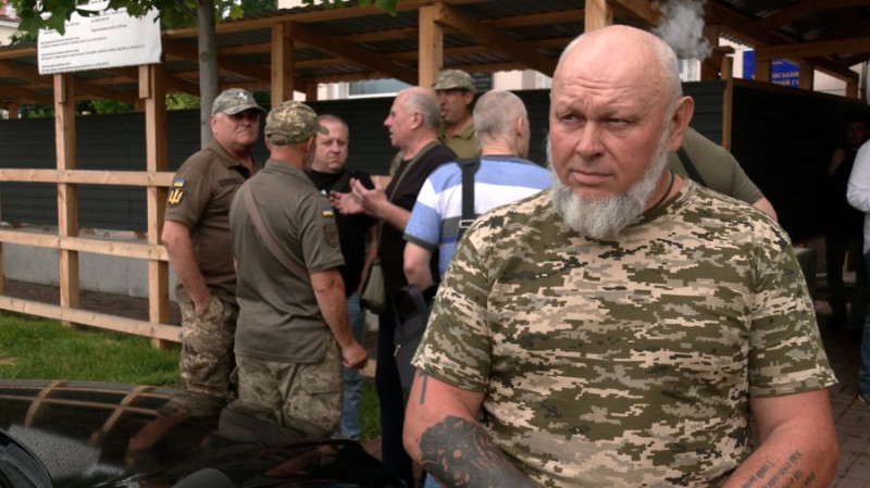 Конфлікт ветерана з патрульними в Чернігові: що про втечу і наїзд на поліцейського розповів Артем Панчик