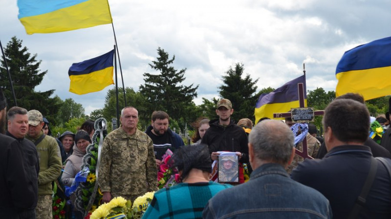 На Чернігівщині попрощалися з двома захисниками: Сергієм Орленком та Андрієм Підлипським