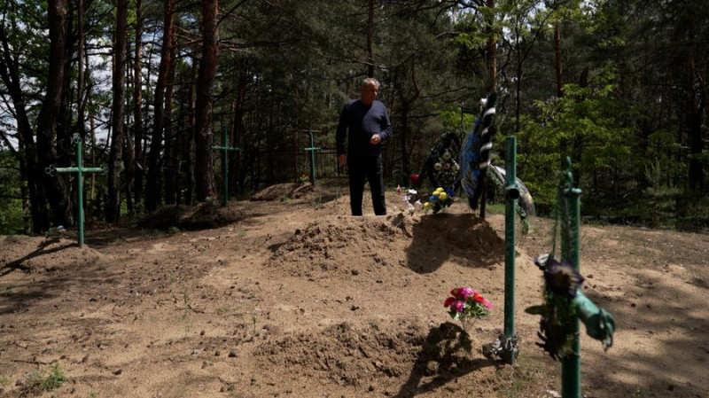 Кілька хатин, електричні стовпи та кладовище: який вигляд має село на Чернігівщині, де помер останній житель