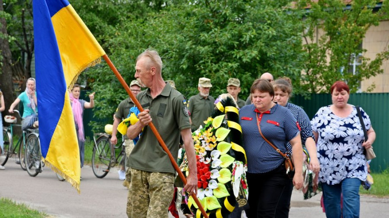 На Чернігівщині поховали двох захисників: Євгена Коваленка та Михайла Висоцького