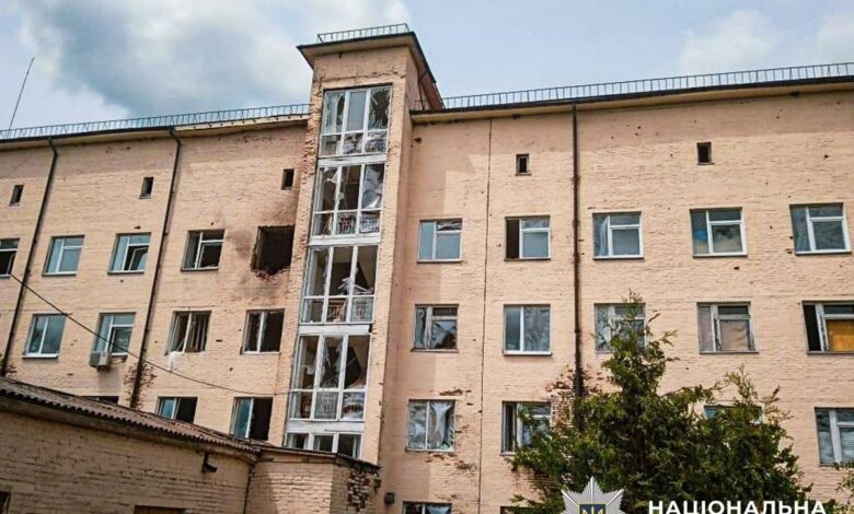 Армія рф вп’яте атакувала дронами лікарню на прикордонні Чернігівщини: фото наслідків