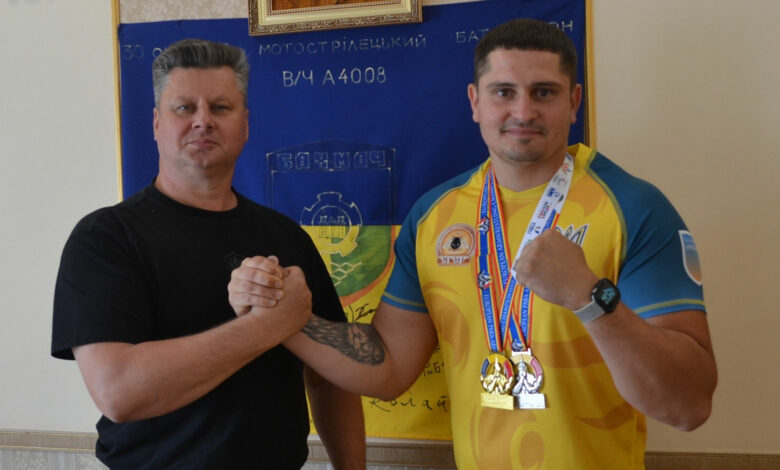 Армрестлер із Чернігівщини виборов перемогу на обидві руки на чемпіонаті Європи в Румунії