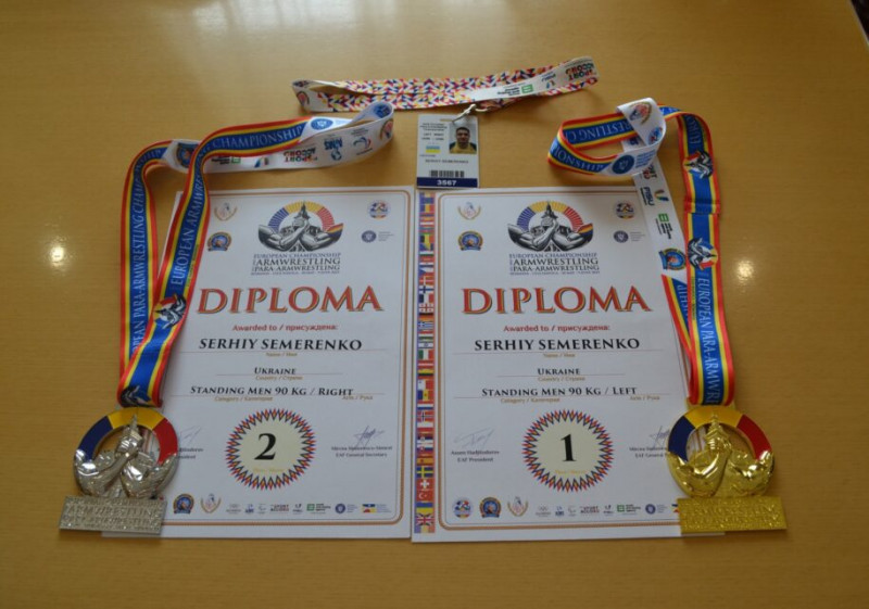Армрестлер із Чернігівщини виборов перемогу на обидві руки на чемпіонаті Європи в Румунії