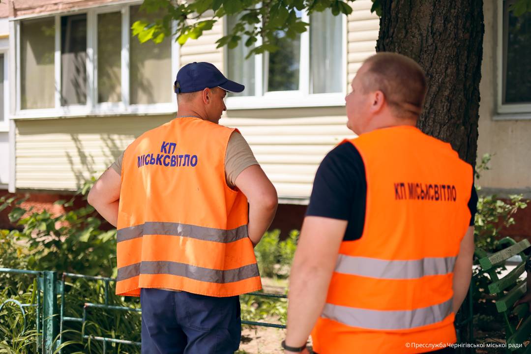 Чернігівська громада об'єднала зусилля для подолання наслідків ворожого удару