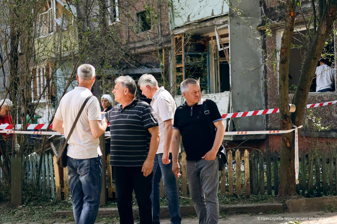 Чернігівська громада об'єднала зусилля для подолання наслідків ворожого удару